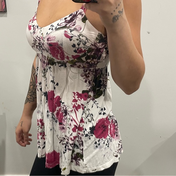 Floral spaghetti strap tank top. - Picture 2 of 3